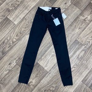 Frame Le Skinny de Jeanne Mid Rise Skinny Fit Jean